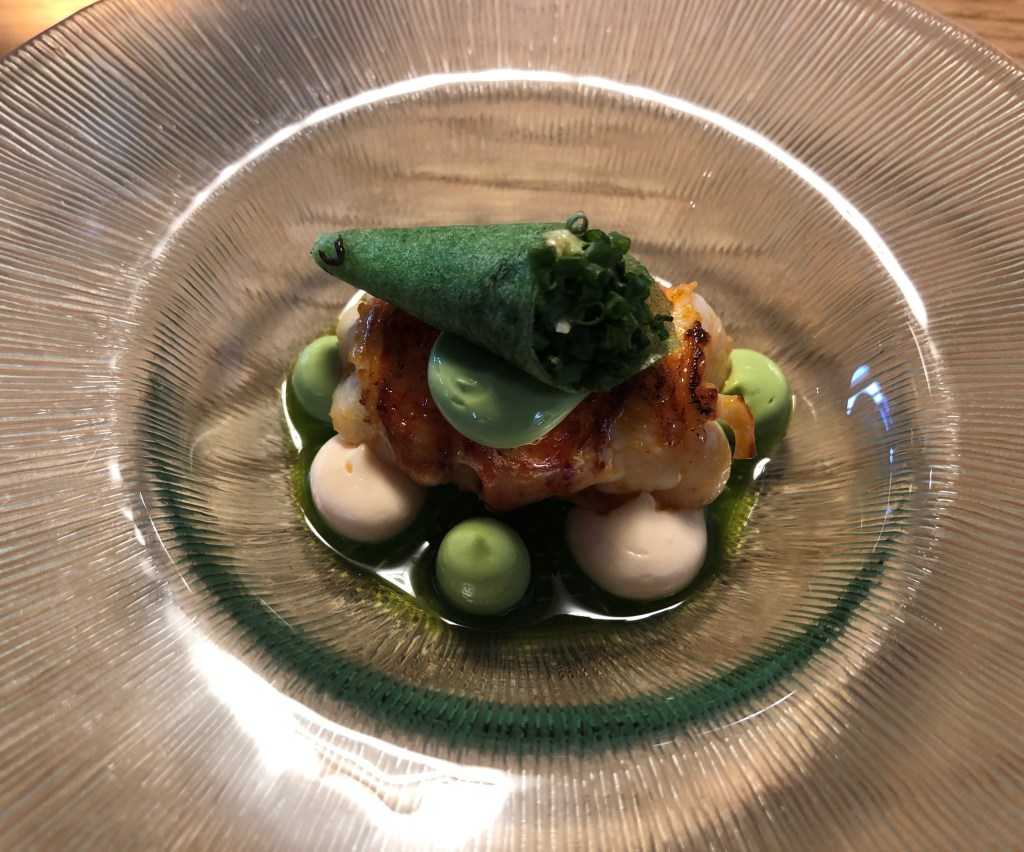 Bogavante asado, aceite de hierbas y aroma al sarmiento-Restaurante Eneko