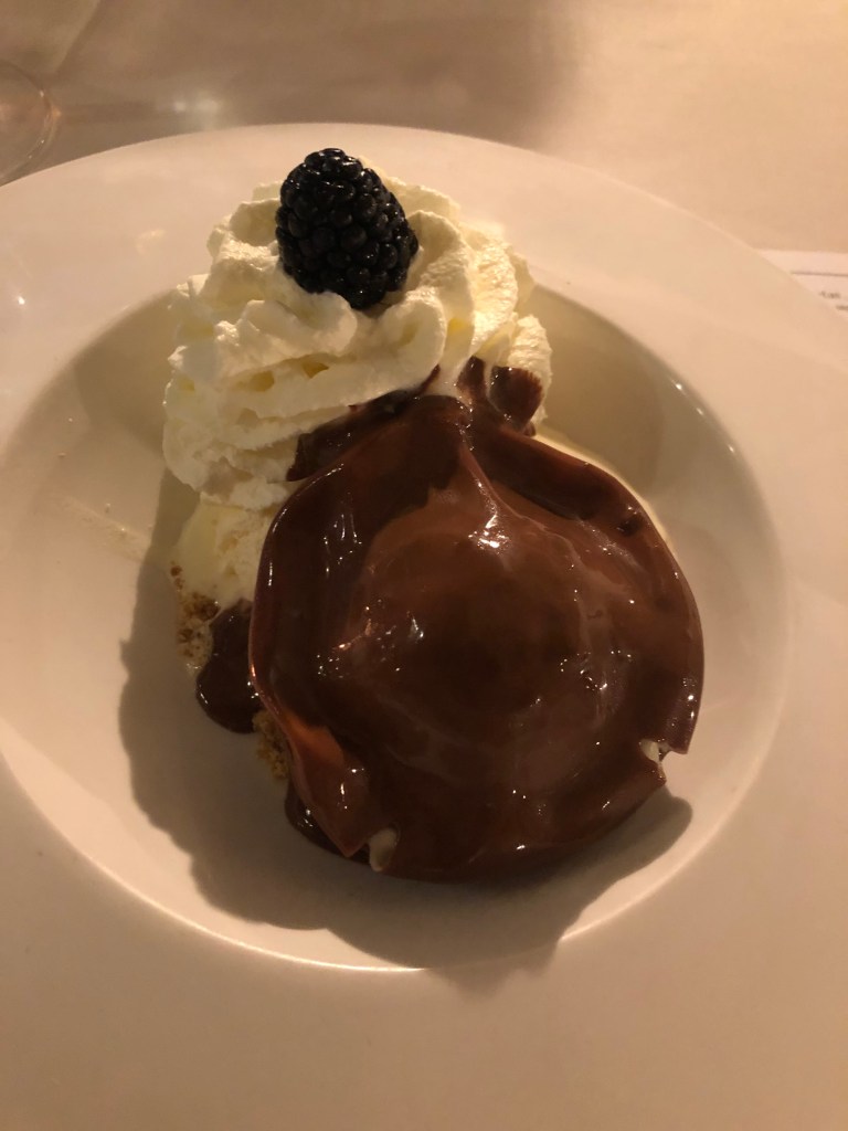 La Dama Blanca, un helado de nata con su chocolate caliente encima-Restaurante Masena-Jávea