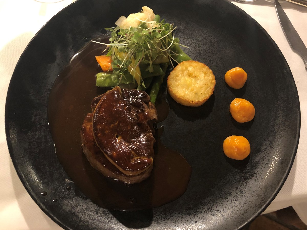 Solomillo de ternera con foie y reducción de fondillón-Restaurante Masena