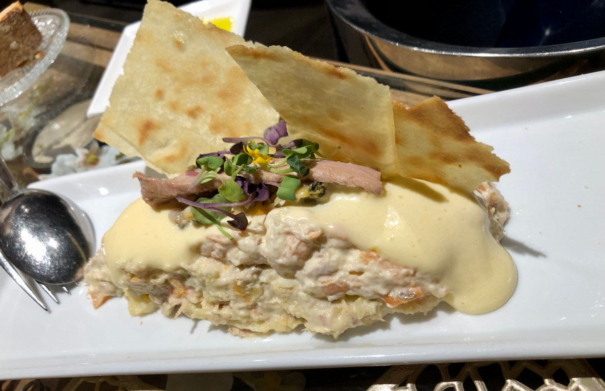 Ensaladilla rusa con almejas concha fina y espuma de mahonesa del Restaurante Ferreteria