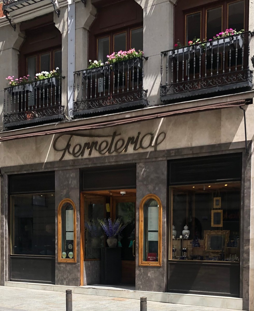 Fachada del Restaurante Ferreteria