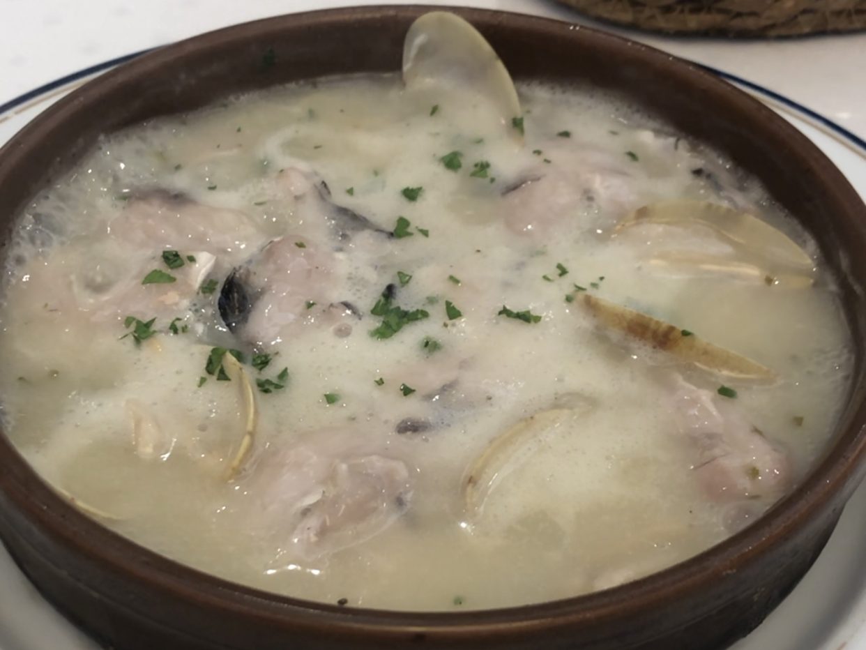 Cocochas de merluza en salsa con almejas-Marisquería Penalty-Talavera de la Reina