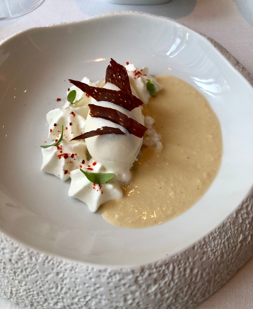 Helado de haba tonka y sopa inglesa-Restaurante Clos