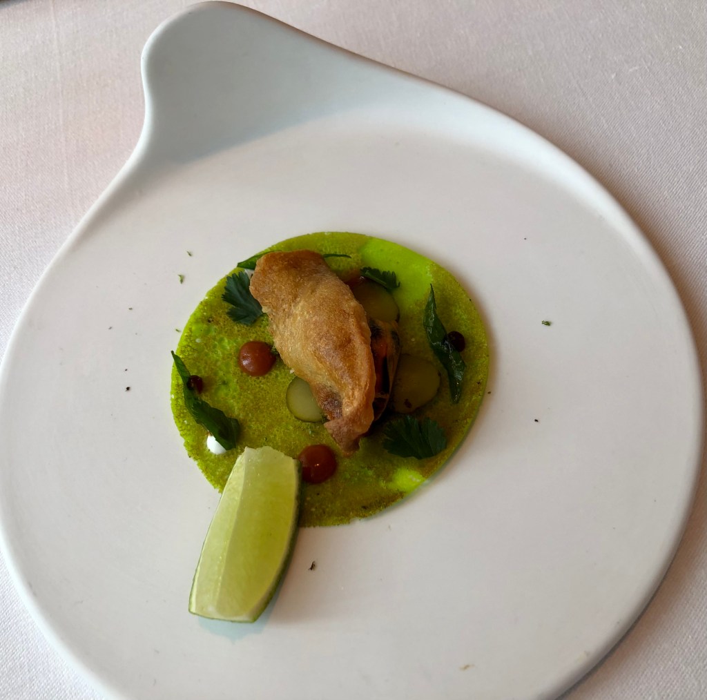 Taco con oreja de cochinillo asada y frita-Restaurante Clos