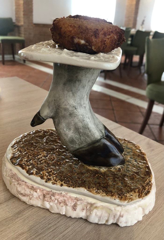 Croqueta artesana de jamón ibérico- Restaurante Los Trujis