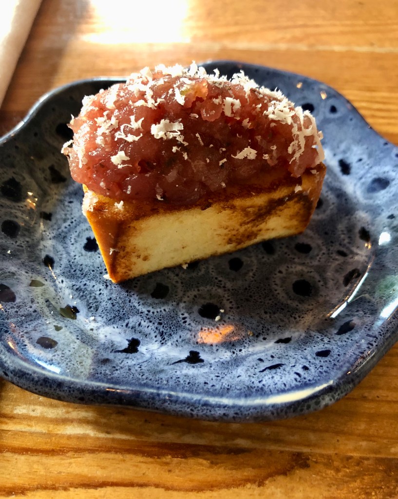Brioche de atún y chocolate rosa, Restaurante Macarena-Ronqueo