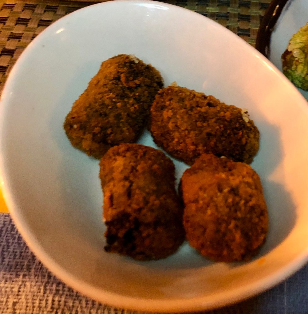 Croquetas de chipiron en su tinta. Bodega de los Secretos