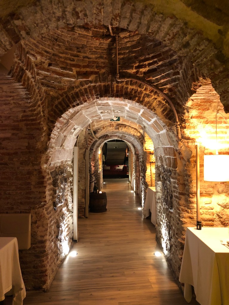 Pasillo sala. Bodega de los Secretos