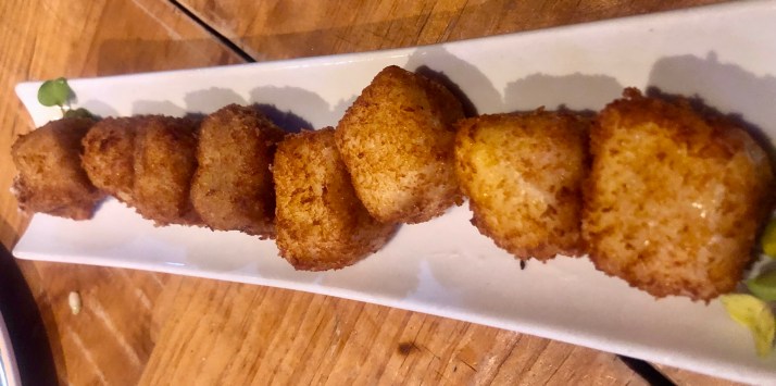 Croquetas de queso manchego y de cecina con setas. Restaurante Vinos de Bellota
