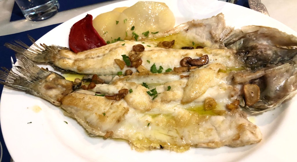 Lubina a la espalda. Restaurante El Estu