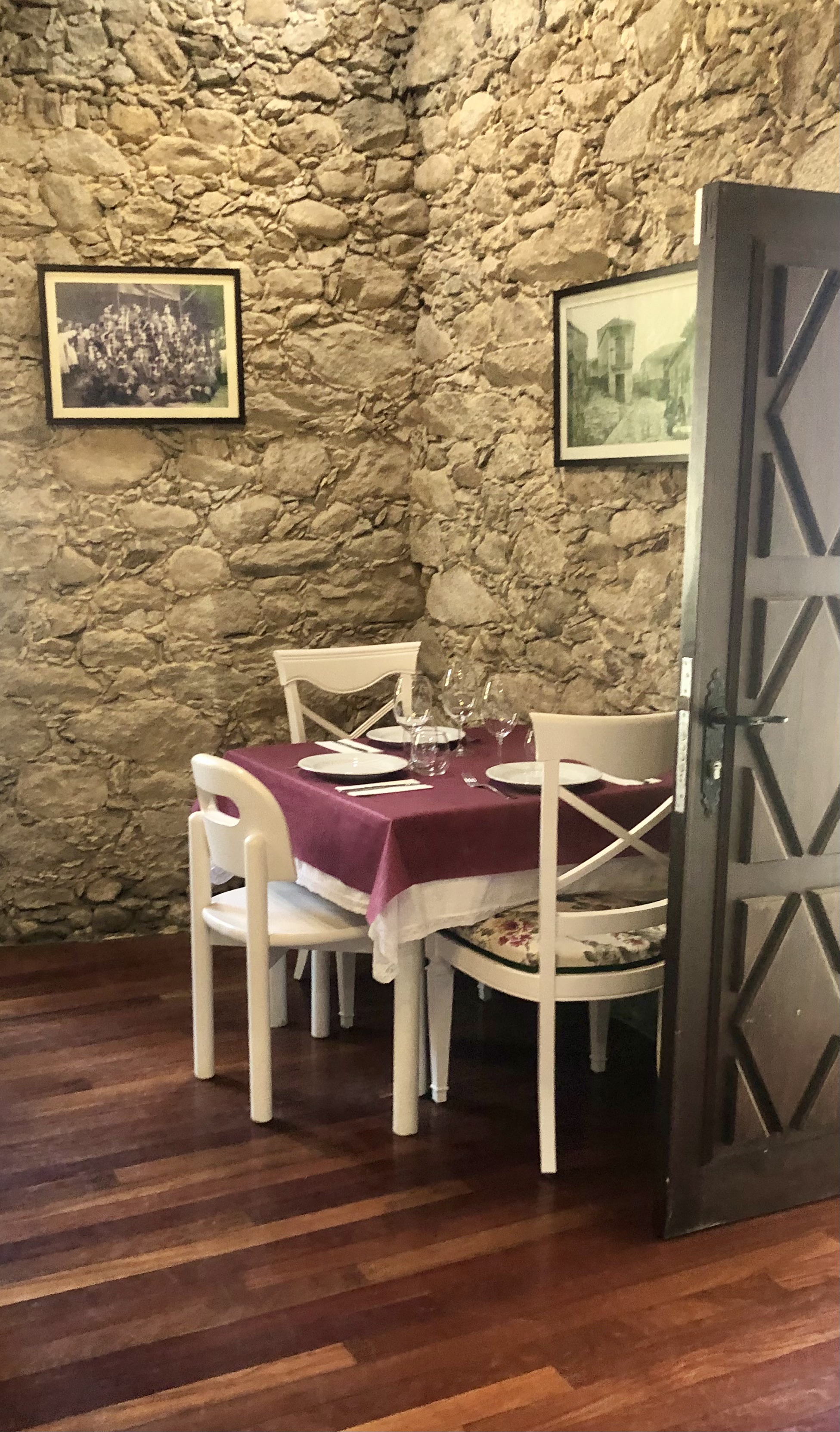 Mesa sala interior Restaurante A Casa  da Henriqueta